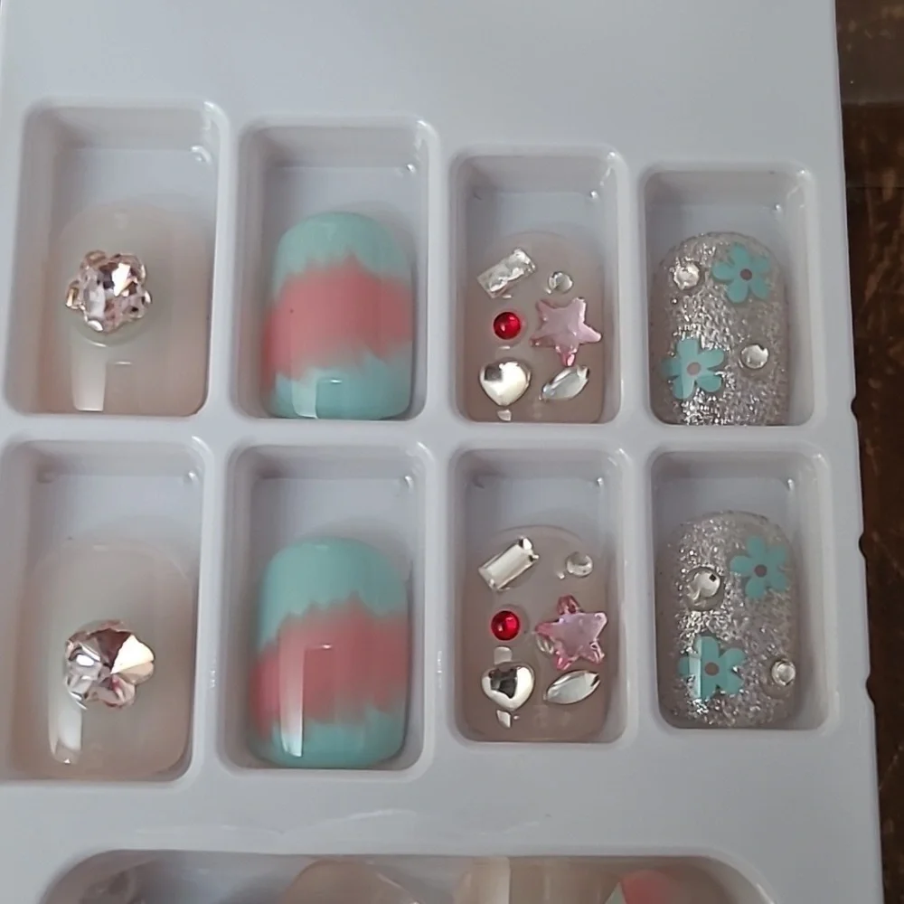 2/$16 3D Rhinestone Glitter Floral Press On Nails
